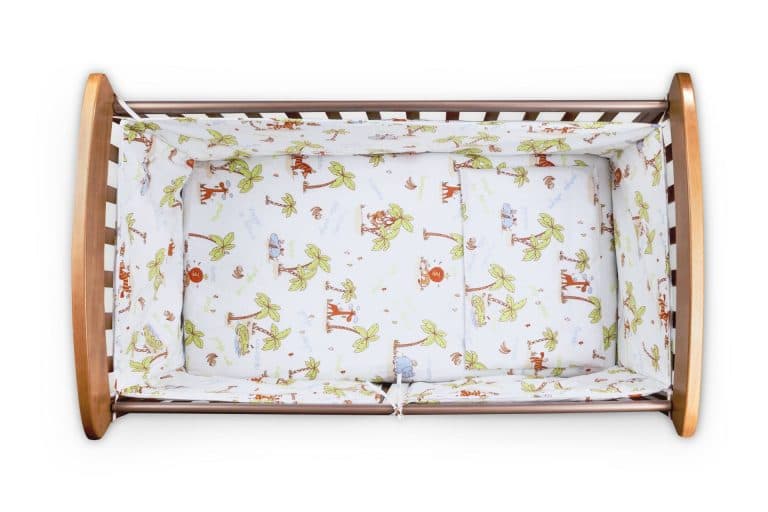 Set pentru patut bebe, Somnart, cearceaf cu elastic pentru saltea 60x120x10, pernuta 37×55, pilota 100×105, aparatori 180x45, model Jungle - 10