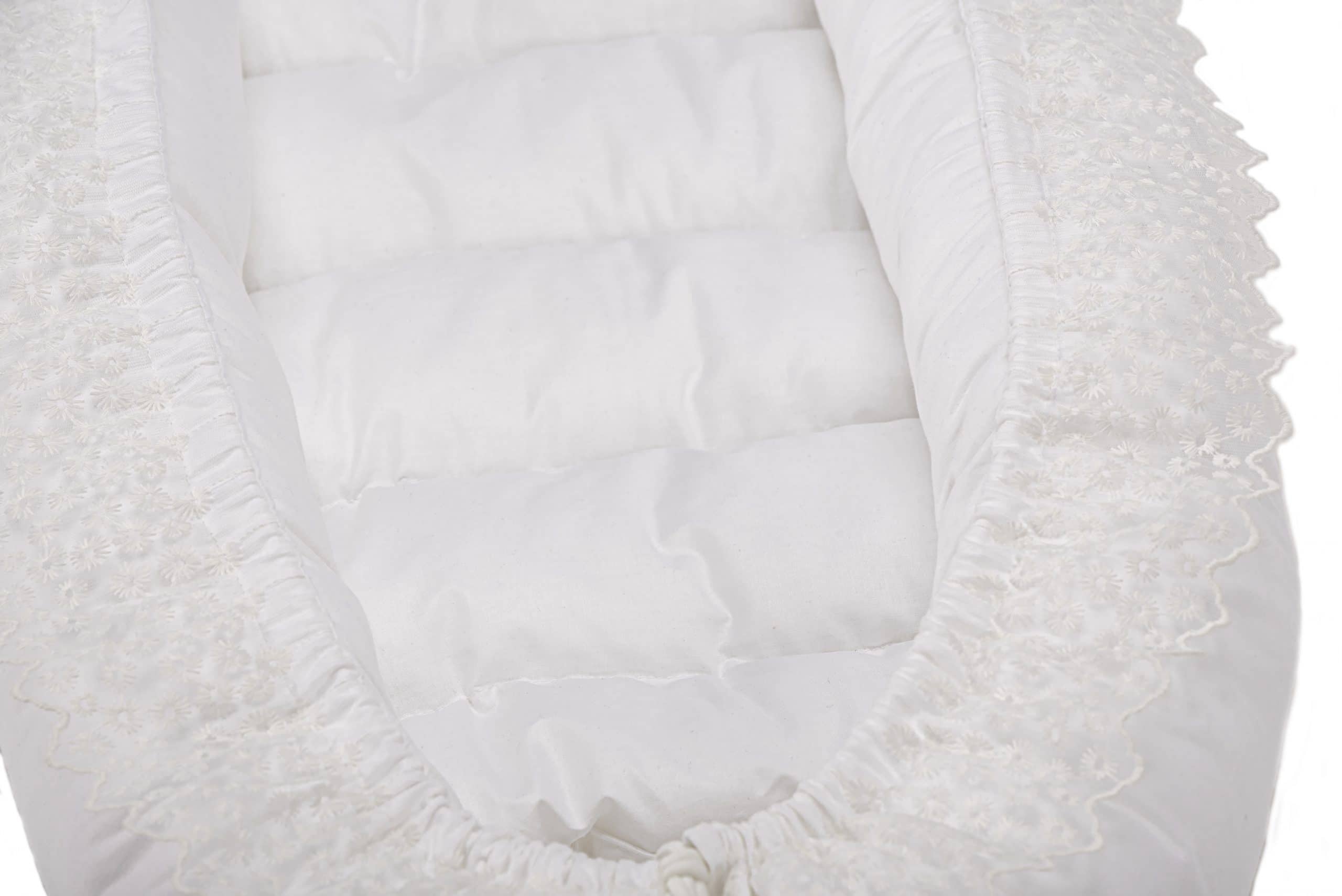 Pozitionator SomnArt baby nest, 94x60cm, cu dantela, alb - 3